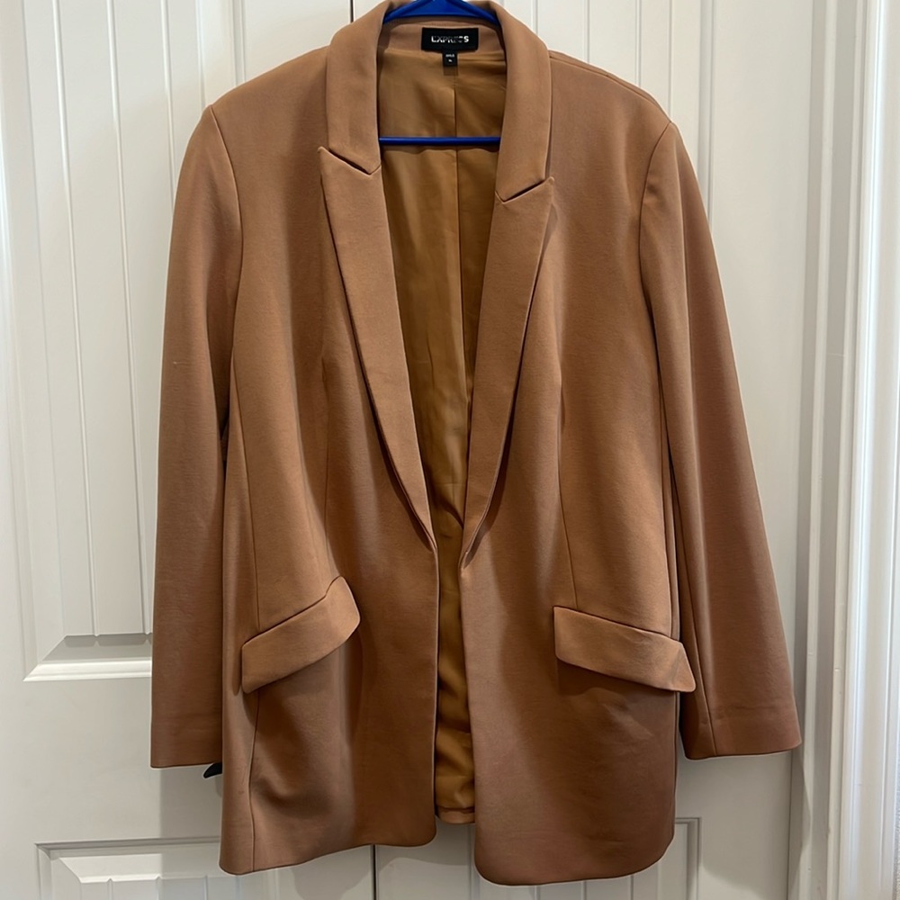 XL Express blazer camel color